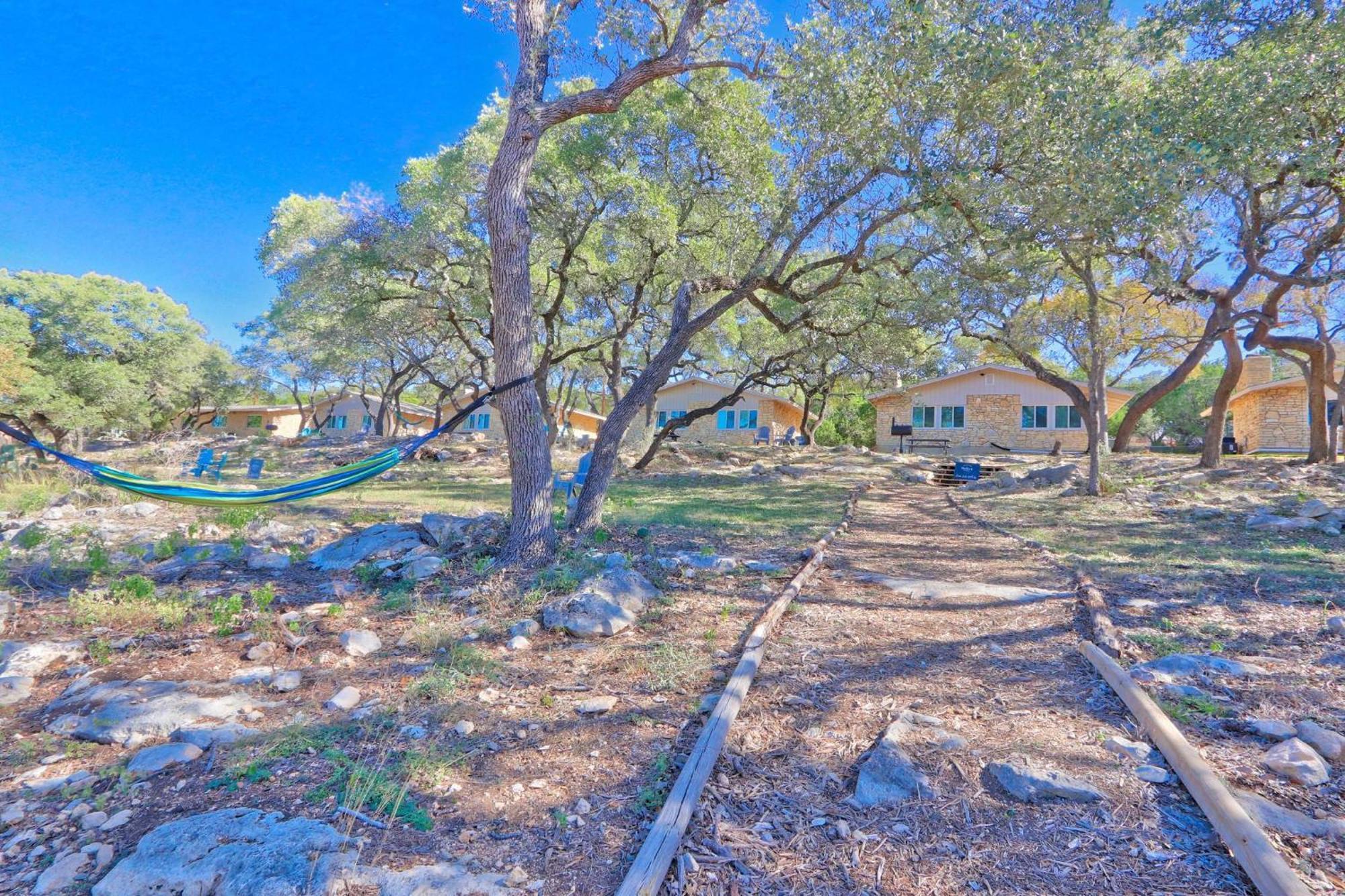 Millie'S Cottages Unit 2 - Annie Canyon Lake Exterior photo