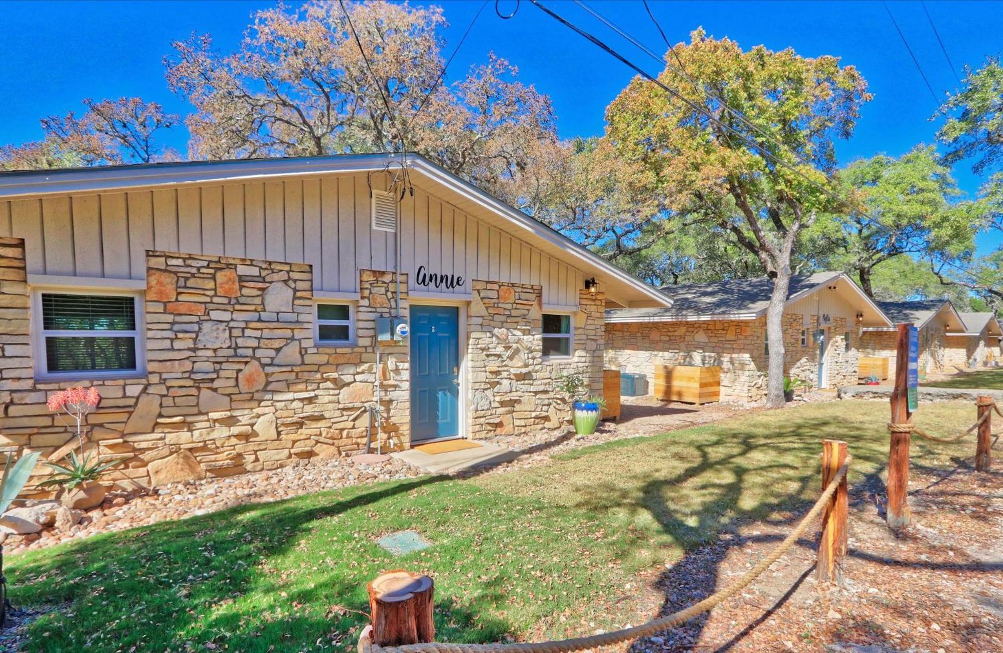 Millie'S Cottages Unit 2 - Annie Canyon Lake Exterior photo
